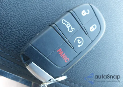 2017 Chrysler 300 Limited z USA, uszkodzony, nr VIN 2C3CCAAG5HH553065